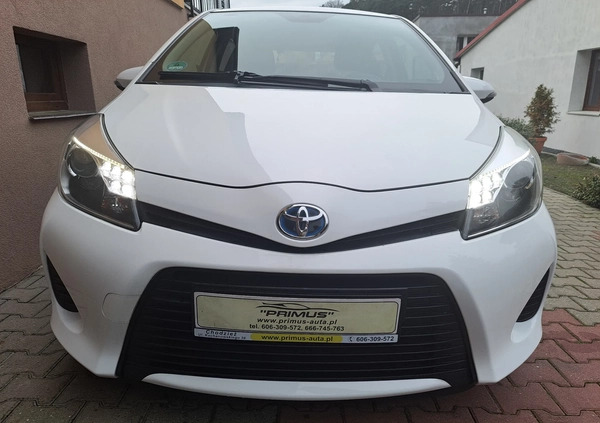 Toyota Yaris cena 41990 przebieg: 113434, rok produkcji 2013 z Chodzież małe 277